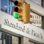 S&P relève la perspective de