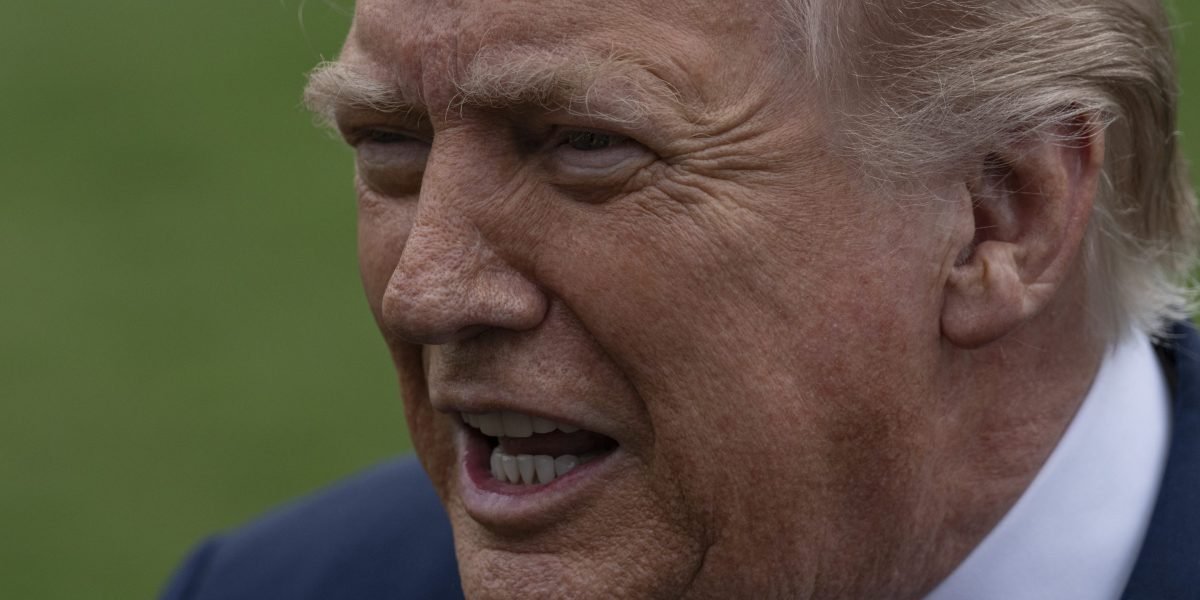 Trump's Hormuz Ultimatum: A Volatile Standoff in the Middle East 3 President Trump's ultimatum to Iran regarding the Strait of Hormuz amidst escalating Middle East tensions.