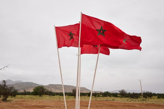 Illustration de la transformation des Agences régionales d'exécution des projets (AREP) en sociétés anonymes (SA) pour le développement territorial au Maroc, symbolisant l'agilité et l'innovation.