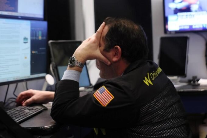 Bitcoin logo or chart, indicating market activity, by Michael M. Santiago/Getty Images