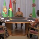 Le Capitaine Ibrahim Traoré, chef de la junte au Burkina Faso, s'exprimant lors d'un entretien télévisé.