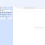 Google Chrome browser window displaying vertical tabs and the new reading mode interface.