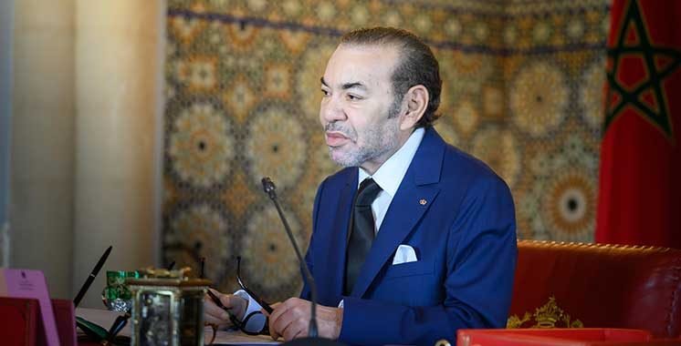 Conseil des Ministres Royal : Le Maroc récolte les fruits d'une saison agricole exceptionnelle et lance une réforme territoriale d'envergure 3 Sa Majesté le Roi Mohammed VI présidant un Conseil des ministres au Palais Royal de Rabat, avec les membres du gouvernement.