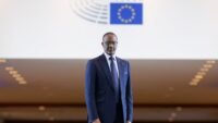 Tidjane Thiam, président du PDCI, s'exprimant au Parlement européen à Bruxelles, le 6 mai 2025.