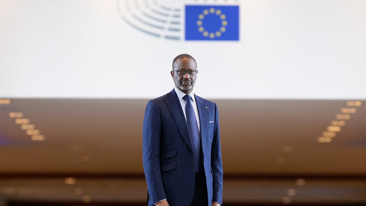 Tidjane Thiam, président du PDCI, s'exprimant au Parlement européen à Bruxelles, le 6 mai 2025.