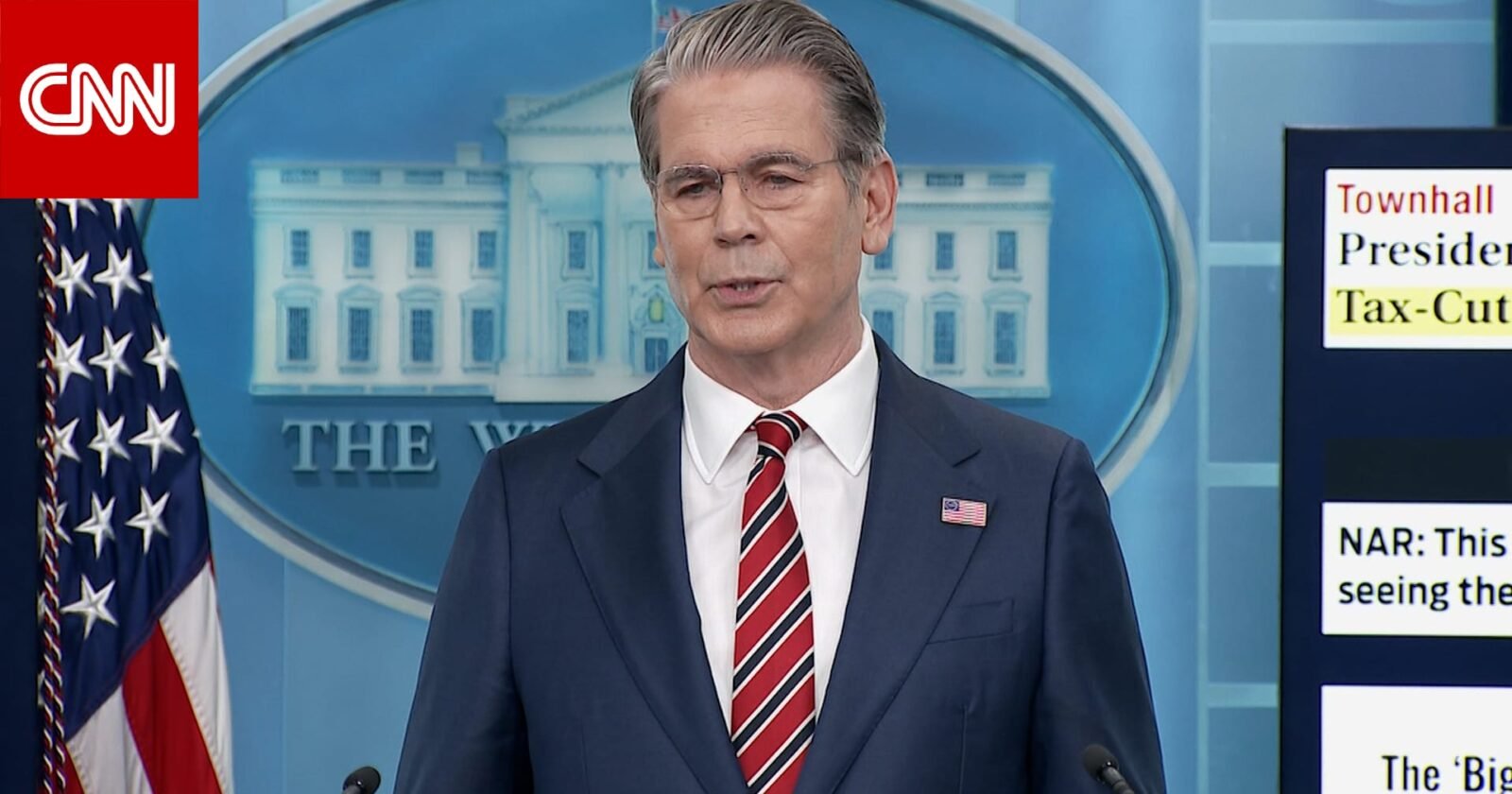 وزير الخزانة الأمريكي يتوقع تراجع أسعار البنزين إلى 3 دولارات قبل نهاية الصيف 3 صورة لوزير الخزانة الأمريكي سكوت بيسنت يتحدث عن أسعار البنزين