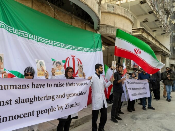 إيران، الولايات المتحدة، إسرائيل، منشآت طبية، معهد باستور، هجمات، رعاية صحية، قانون دولي، منظمة الصحة العالمية، الهلال الأحمر