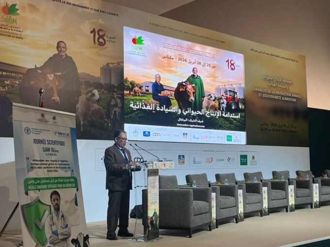 مشاركون في ندوة حول الرقمنة والأمن البيولوجي لسلسلة الحليب في المعرض الدولي للفلاحة بمكناس