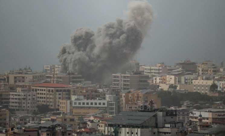 صورة تجمع لقطات من التوترات في الشرق الأوسط وأحداث رياضية