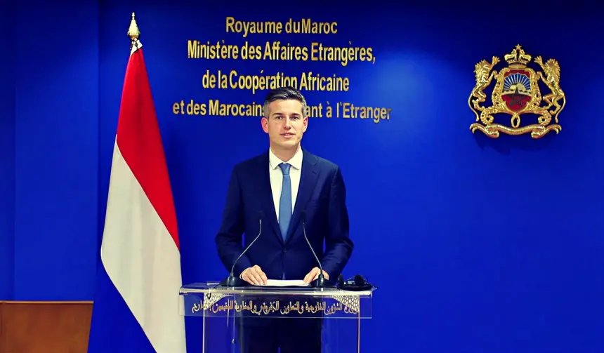 هولندا تؤكد: الحكم الذاتي تحت السيادة المغربية هو الحل الأكثر واقعية للصحراء 3 صورة لوزير الخارجية الهولندي توم بيريندسن ونظيره المغربي ناصر بوريطة خلال لقائهما في الرباط