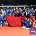 صورة لاعبي فريق الفتح الرياضي للكرة الطائرة يحتفلون بعد تحقيق الفوز في مباراة ضمن بطولة إفريقيا للأندية برواندا.