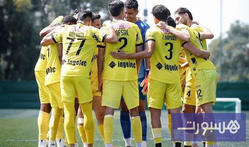 شعار نادي المغرب الفاسي مع شعار شركة استثمارية، يرمز إلى الشراكة الجديدة في إدارة النادي.