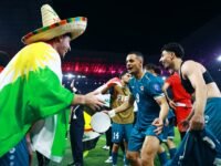 لاعبو منتخب العراق يحتفلون بتأهلهم التاريخي لكأس العالم 2026 بعد الفوز على بوليفيا في المكسيك.