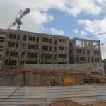 أبراج حديثة تلوح في أفق مدينة القدس التاريخي