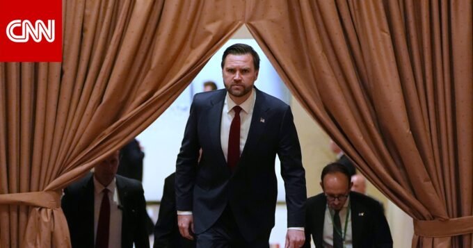 مسؤولون أمريكيون وإيرانيون يشاركون في محادثات مباشرة في إسلام آباد