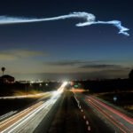 تحذيرات علمية دولية: مشاريع المرايا والأقمار الصناعية الفضائية تهدد صحة الإنسان والبيئة 6 صورة تعبيرية لمرايا عاكسة وأقمار صناعية في الفضاء تضيء الأرض ليلاً