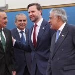 نائب الرئيس الأمريكي جي دي فانس خلال زيارته لباكستان قبيل المفاوضات الأمريكية الإيرانية.