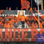 جماهير نهضة بركان "أورونج بويز" في الملعب تدعم فريقها