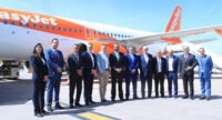 Un avion EasyJet sur le tarmac de l'aéroport de Marrakech-Ménara, symbolisant l'ouverture de la première base africaine de la compagnie.