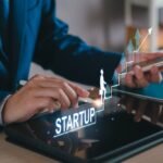 Vue aérienne de Casablanca, symbolisant le dynamisme économique et l'innovation des startups marocaines.