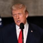 États-Unis | Téhéran veut “à tout prix” conclure un accord avec Washington (Donald Trump) 6 Donald Trump s'exprimant devant des journalistes à la Maison Blanche sur la situation avec l'Iran et le détroit d'Ormuz.