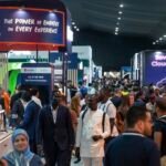 Illustration de la coopération Sud-Sud et de l'intégration numérique arabo-africaine, avec des symboles d'intelligence artificielle et de développement durable mis en avant lors du GITEX AFRICA 2026.