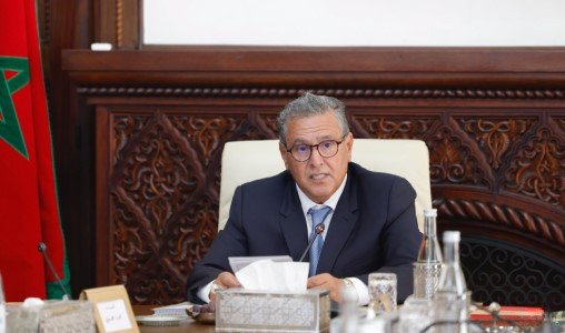 Le Chef du gouvernement Akhannouch fait le point sur la feuille de route de l'emploi au Maroc. Bilan positif : 850 000 emplois non agricoles créés, objectif 1 million en 2026.