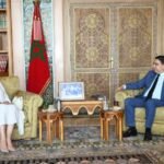 Les ministres des Affaires étrangères du Maroc et de l'Équateur, Nasser Bourita et Gabriela Sommerfeld, lors de la signature d'un communiqué conjoint à Rabat.