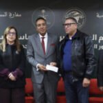 Soutien Royal à la Jeunesse : La Fondation Diplomatique et l'Arabie Saoudite Unies pour les Maisons de l'Étudiant 8 Cérémonie de remise de chèques aux associations des maisons de l'étudiant par la Fondation diplomatique et l'ambassade d'Arabie Saoudite à Rabat, avec des représentants officiels.