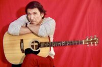 Malek, auteur-compositeur-interprète : “Est-ce que