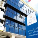 Logo de la NARSA avec un panneau d'avertissement symbolisant la vigilance face à la cybercriminalité.