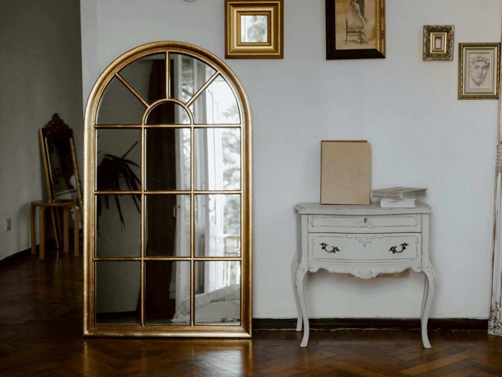 MIRORlab: Revolutionizing Home Lighting and Objects with Emotional Depth