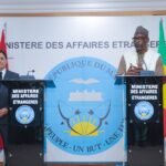 Les ministres des Affaires étrangères du Mali et du Maroc, Abdoulaye Diop et Nasser Bourita, lors de l'annonce du retrait de la reconnaissance malienne de la RASD.