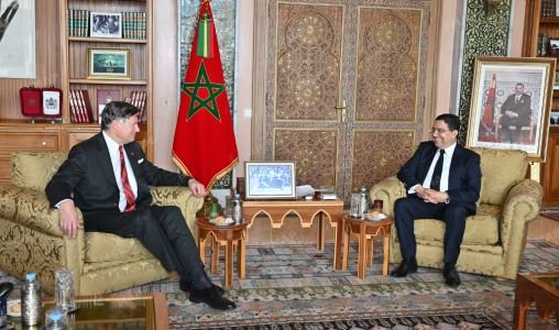 Christopher Landau, Secrétaire d’État Adjoint des États-Unis, lors d'une conférence de presse à Rabat, réaffirmant le soutien américain à la souveraineté du Maroc sur le Sahara.