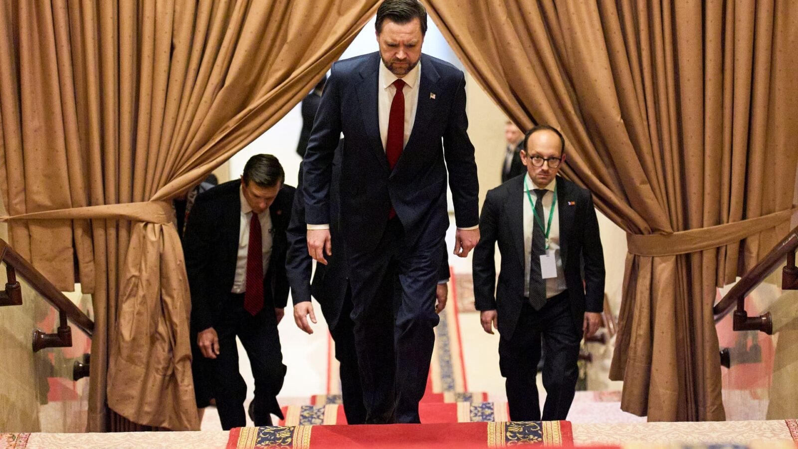 Diplomatic Deadlock: Vance Departs Pakistan as Iran Peace Talks Collapse Over Nuclear Standoff 3 U.S. Vice President JD Vance with Pakistani Chief of Defence Forces and Deputy Prime Minister in Islamabad for peace talks.