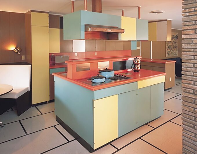 Exterior view of Wilson House, a mid-century modern home showcasing innovative laminate design.