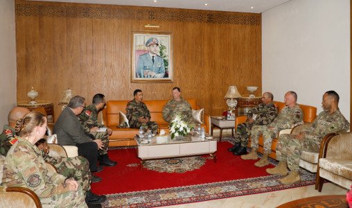 L'Inspecteur Général des FAR et le Commandant de l'AFRICOM lors de leur entretien au Maroc