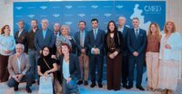 Vue d'une table ronde lors de la rencontre littéraire maroco-espagnole à Alicante, avec des intervenants et le public.