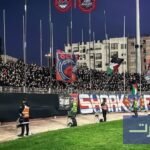 أولمبيك آسفي: فصيل "الشارك" يصعد ضد الإدارة ويُنذر بـ"الانهيار" 6 جماهير فصيل الشارك خلال وقفة احتجاجية أمام مقر العمالة بآسفي