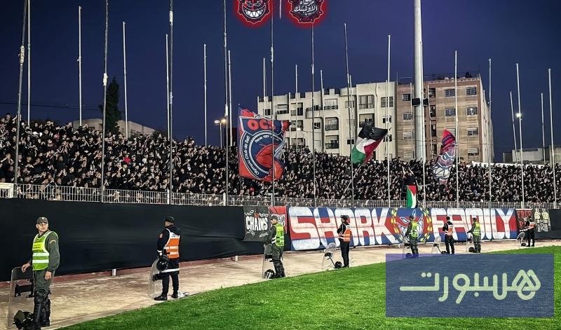 جماهير فصيل الشارك خلال وقفة احتجاجية أمام مقر العمالة بآسفي