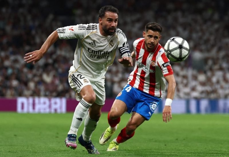 صورة لداني كارفاخال لاعب ريال مدريد يظهر فيها وهو يعاني من إصابة في قدمه.