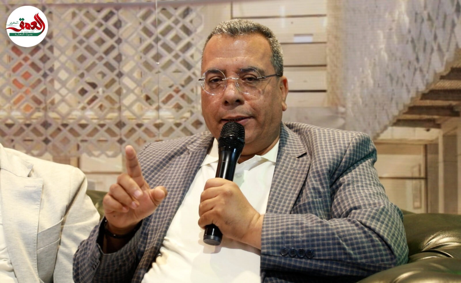 صورة لعبد الرحيم منار السليمي يتحدث في ندوة حول الصحراء المغربية