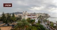 صورة لمدينة سبتة تطل على البحر مع إشارة إلى موقعها الاستراتيجي كبوابة للمغرب