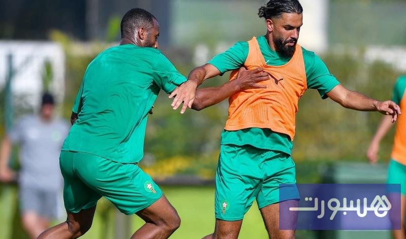 صورة للاعبي المنتخب المغربي خلال حصة تدريبية بمركب محمد السادس لكرة القدم استعداداً لكأس العالم 2026.