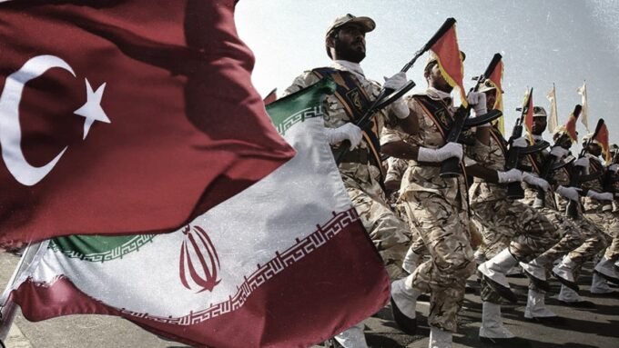 صورة توضيحية لخريطة تركيا مع إشارة إلى النفوذ الإيراني أو شعار الحرس الثوري.