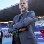 مدرب الوداد محمد بنشريفة ومدرب حسنية أكادير هلال الطير خلال مؤتمر صحفي بعد مباراة الدوري الاحترافي.