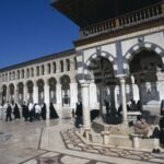 صورة للجامع الأموي الكبير في دمشق، يظهر روعته المعمارية والتاريخية