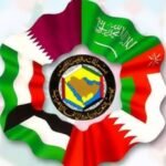 علم البحرين وشعار مجلس التعاون الخليجي يرمزان للتعاون الأمني