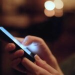 صورة توضيحية لرمز ChatGPT أو شعار OpenAI مع خلفية قانونية أو محكمة، تعكس طبيعة الدعوى القضائية.