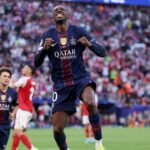 لاعبي باريس سان جيرمان يحتفلون بلقب دوري أبطال أوروبا بعد الفوز على أرسنال.